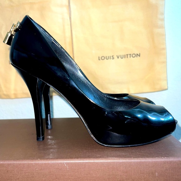 Louis Vuitton “Oh Really” Black Patent Gold Lock Platform Peep Toe Pump Size 6.5 - Picture 7 of 16